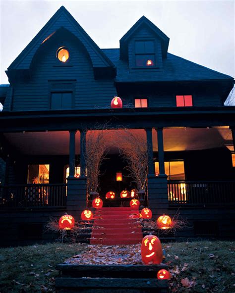 Experience Halloween Magic with these Beautifully Decorated Houses